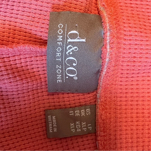 Pink Textured Pants - Picture 4 of 5